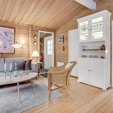 3 Bedroom Cozy Home In Børkop Kültér fotó