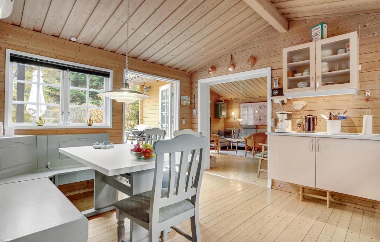 3 Bedroom Cozy Home In Børkop Kültér fotó